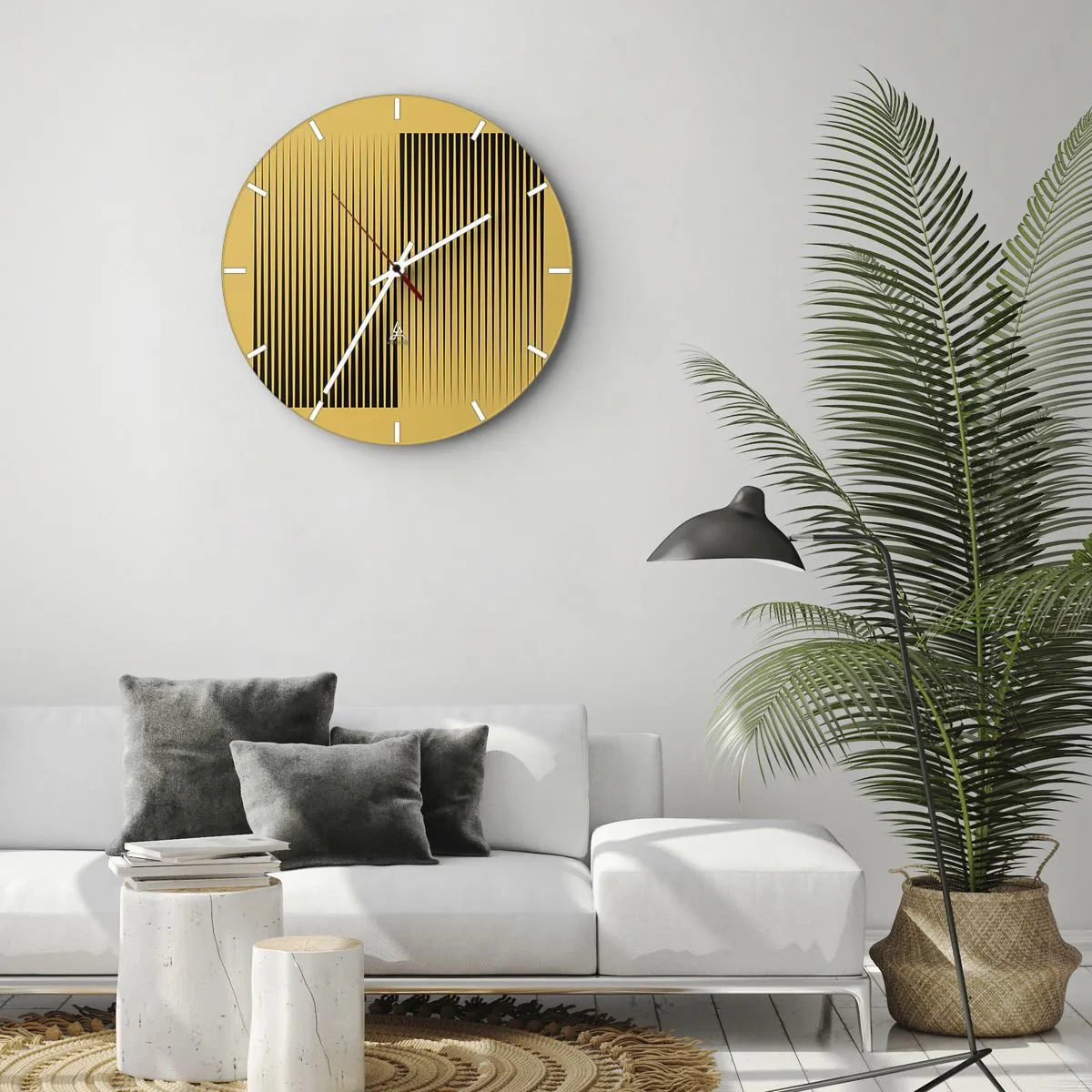 Zegar ścienny - Żółte tło z czarnymi pionowymi liniami tworzącymi geometryczny efekt - 30x30cm - Kwadratura przeciwieństw - Nowoczesna dekoracja ścienna do salonu, kuchni i sypialni ARTTOR