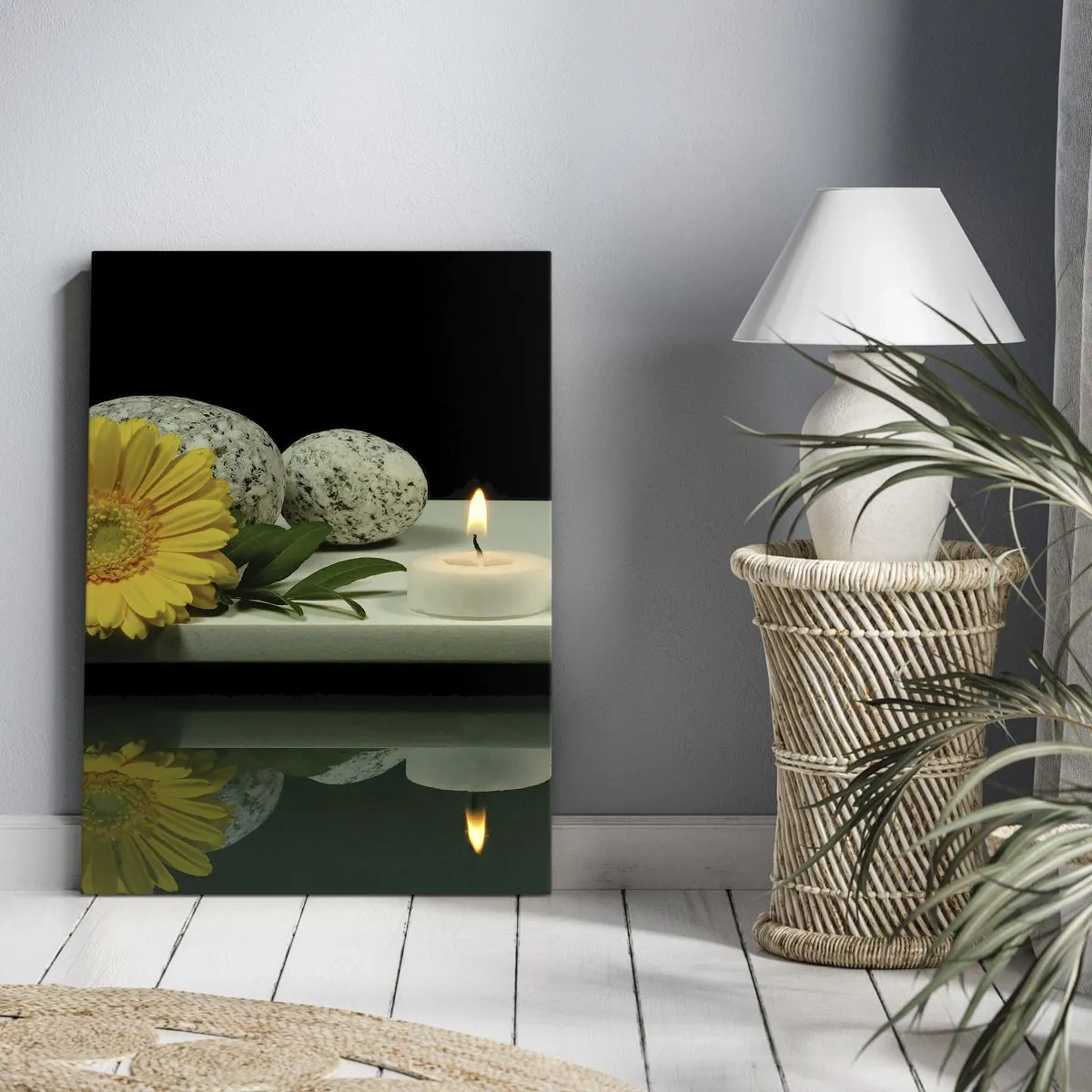 Obraz na płótnie - Żółty kwiat, świece i kamienie na tle wody - 80x120cm - Ukojenie zmysłów - Nowoczesna dekoracja ścienna do salonu i sypialni ARTTOR