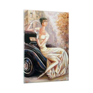 Obraz na szkle - Kobieta w stylu retro obok klasycznego samochodu - 80x120cm - Elegancja w stylu retro - Nowoczesna dekoracja ścienna do salonu i sypialni ARTTOR