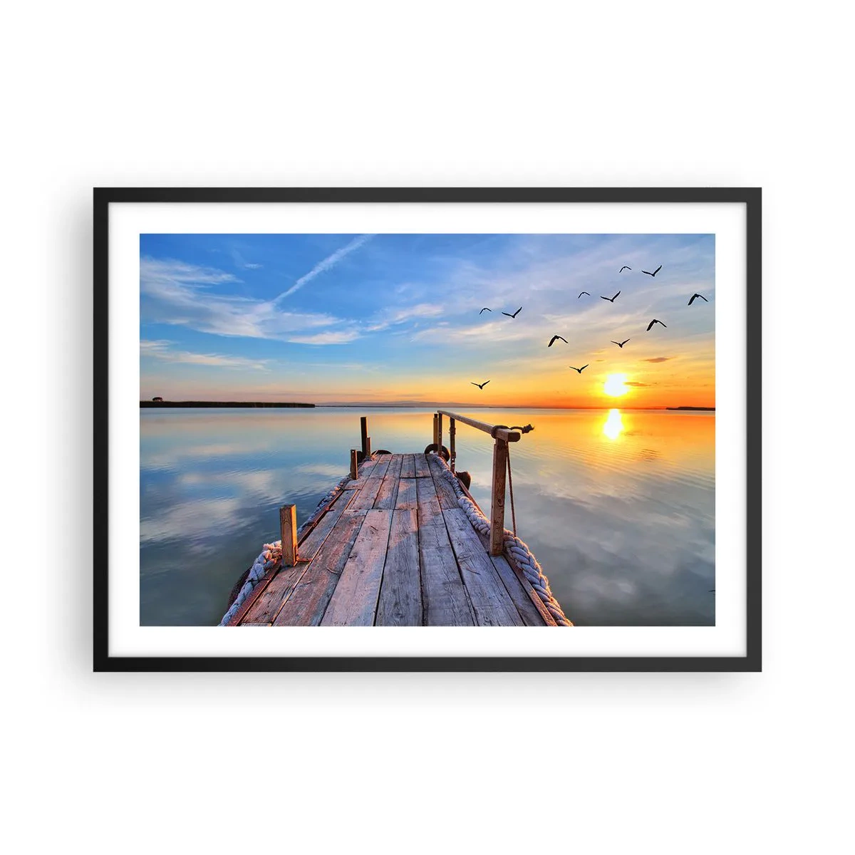 Plakat w czarnej ramie - Drewniane molo o zachodzie słońca na spokojnym jeziorze - 70x50cm - Iść przed siebie ku słońcu - Nowoczesna dekoracja ścienna do salonu i sypialni ARTTOR