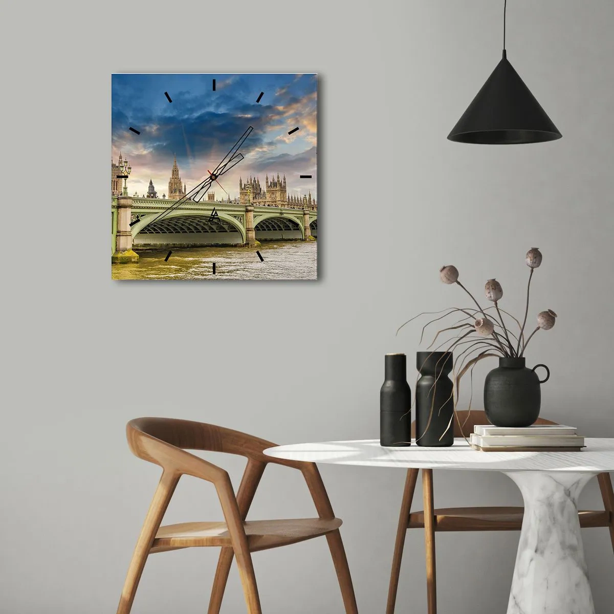 Zegar ścienny - Big Ben i Westminster Bridge na tle nieba o zmierzchu - 30x30cm - Czas stanął w Imperium - Nowoczesna dekoracja ścienna do salonu i sypialni ARTTOR