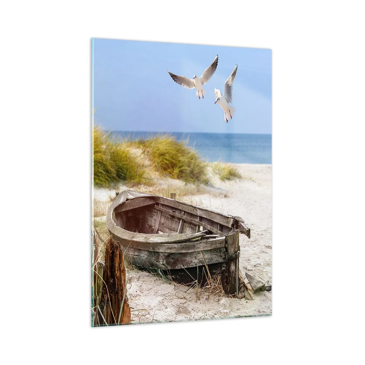 Obraz na szkle - Drewniana łódź na plaży z mewami w locie - 50x70cm - Skąpane wiatrem - Nowoczesna dekoracja ścienna do salonu, kuchni i sypialni ARTTOR