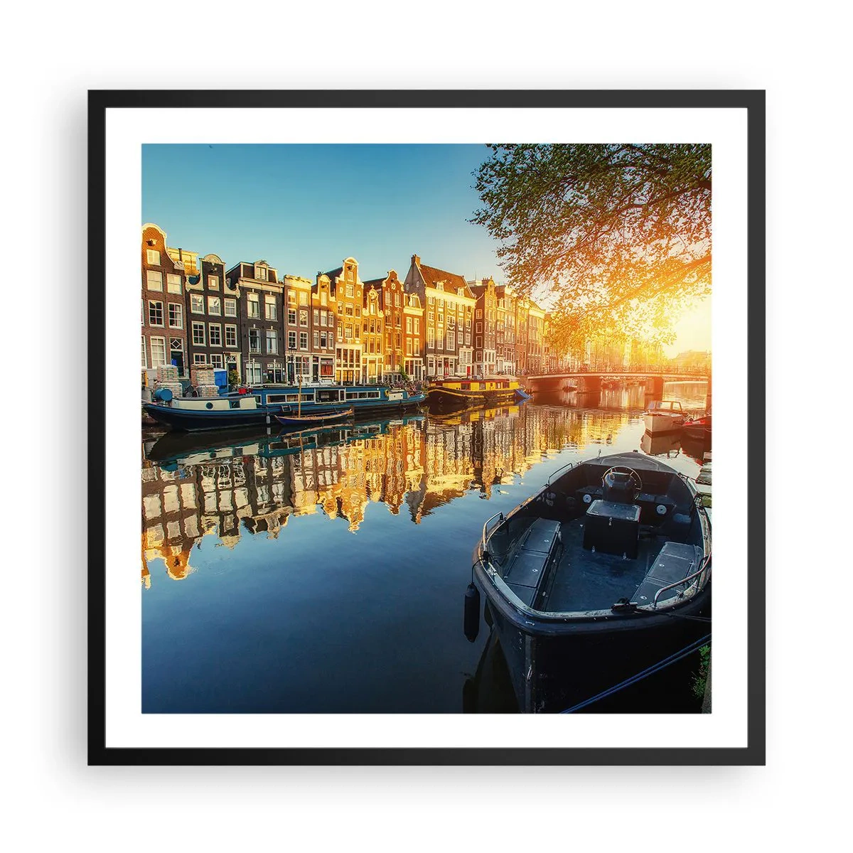 Plakat w czarnej ramie - Poranek w Amsterdamie - 60x60 cm