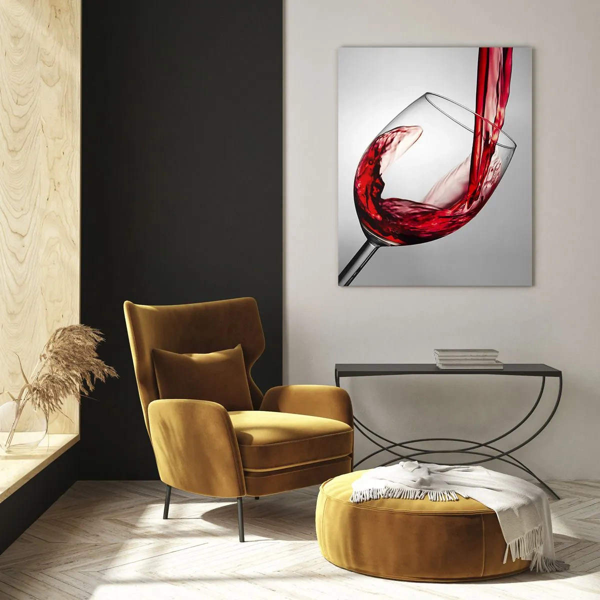 Obraz na szkle - Czerwone wino wlewane do kieliszka na jasnym tle - 50x70cm - Barwa - ruch - dźwięk - Nowoczesna dekoracja ścienna do salonu, kuchni i sypialni ARTTOR