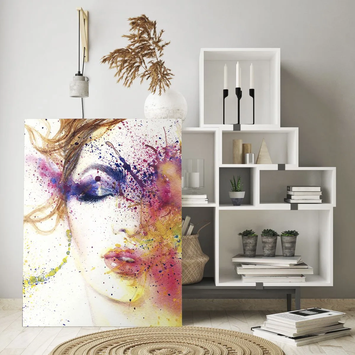 Obraz na szkle - Abstrakcyjny portret kobiety z tęczowymi rozbryzgami farby - 50x70cm - Tęczowy zawrót głowy - Nowoczesna dekoracja ścienna do salonu, kuchni i sypialni ARTTOR