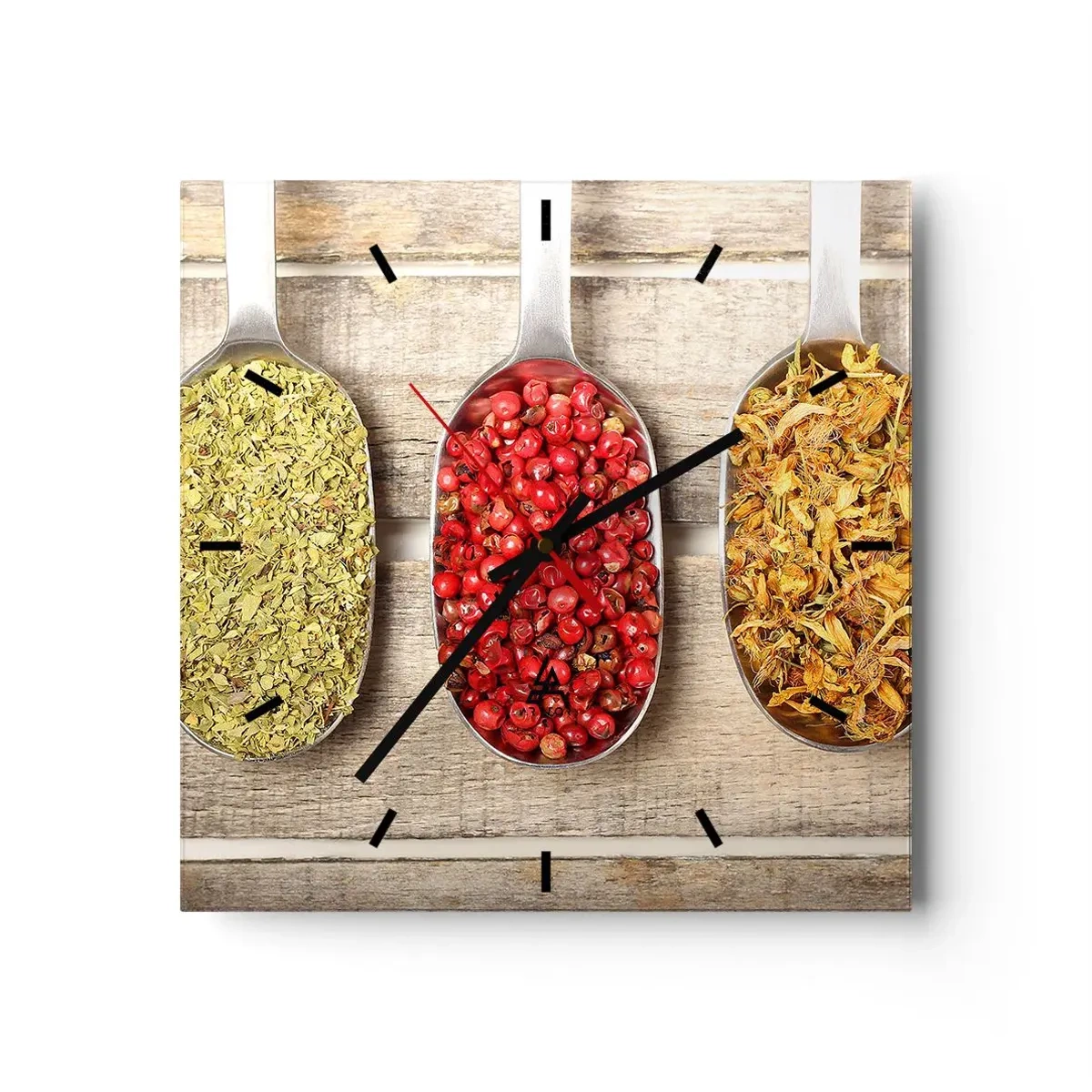 Zegar ścienny - Trzy metalowe łyżki z przyprawami na drewnianym tle - 30x30cm - Kuchenna magia - Nowoczesna dekoracja ścienna do salonu i sypialni ARTTOR