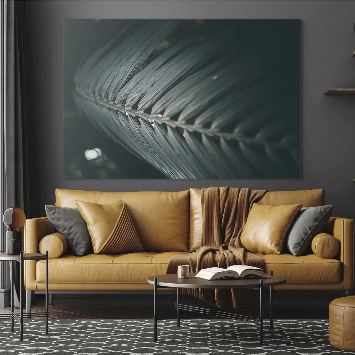 Obraz na szkle - Zbliżenie ciemnozielonego liścia palmy z odbiciem światła - 120x80cm - Precyzja natury - Nowoczesna dekoracja ścienna do salonu, kuchni i sypialni ARTTOR