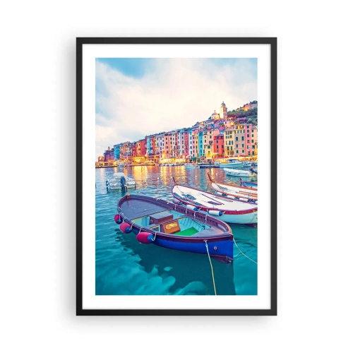 Plakat w czarnej ramie - Kolorowe domy i łodzie w nadmorskiej scenerii - 50x70cm - Kolorowy wieczór w porcie - Nowoczesna dekoracja ścienna do salonu i sypialni ARTTOR
