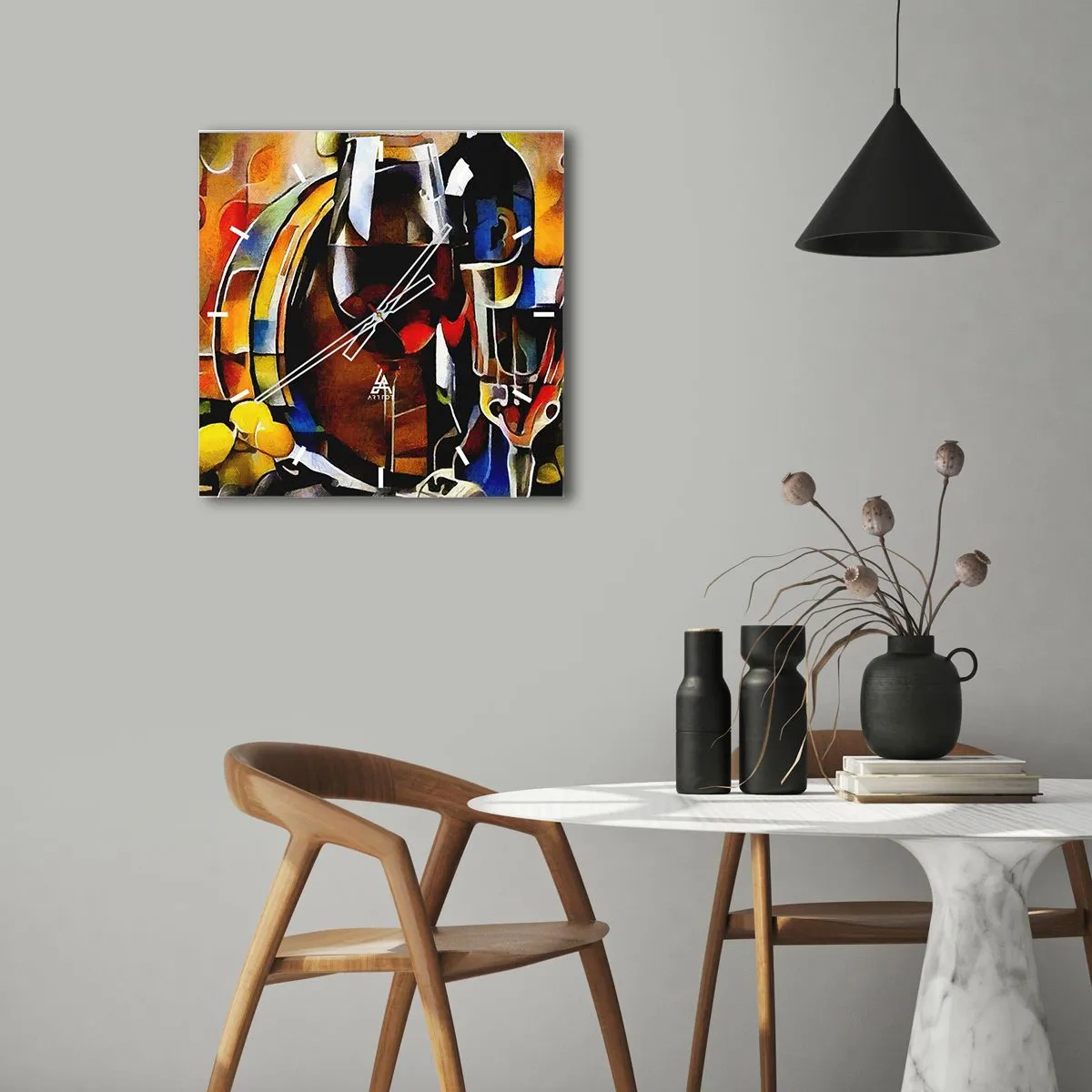 Zegar ścienny - Abstrakcyjna martwa natura z kieliszkami i instrumentami - 30x30cm - I świat nabiera barw - Nowoczesna dekoracja ścienna do salonu i sypialni ARTTOR