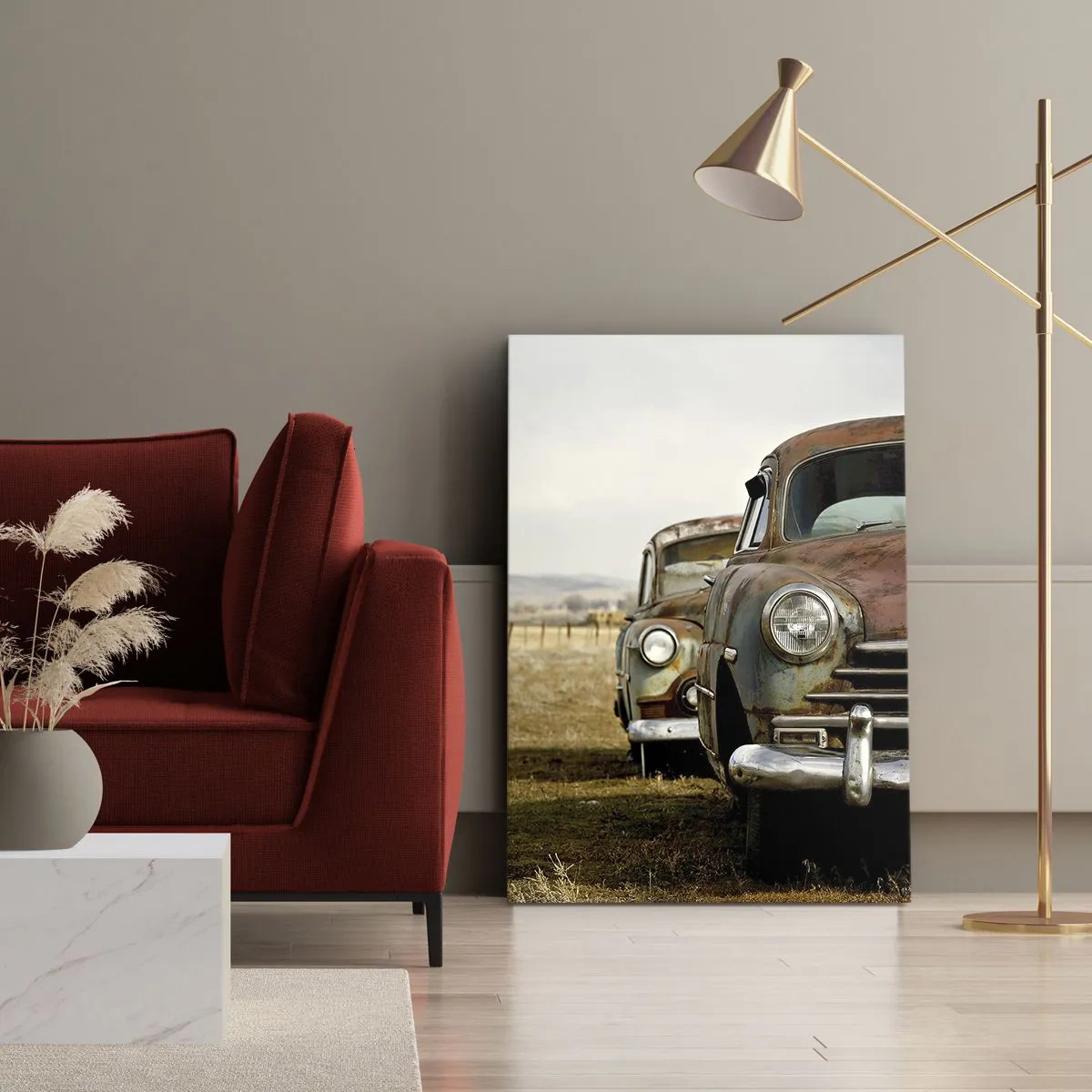 Obraz na płótnie - Zardzewiałe klasyczne samochody na tle pustkowi - 50x70cm - Zasłużony odpoczynek - Nowoczesna dekoracja ścienna do salonu, kuchni i sypialni ARTTOR