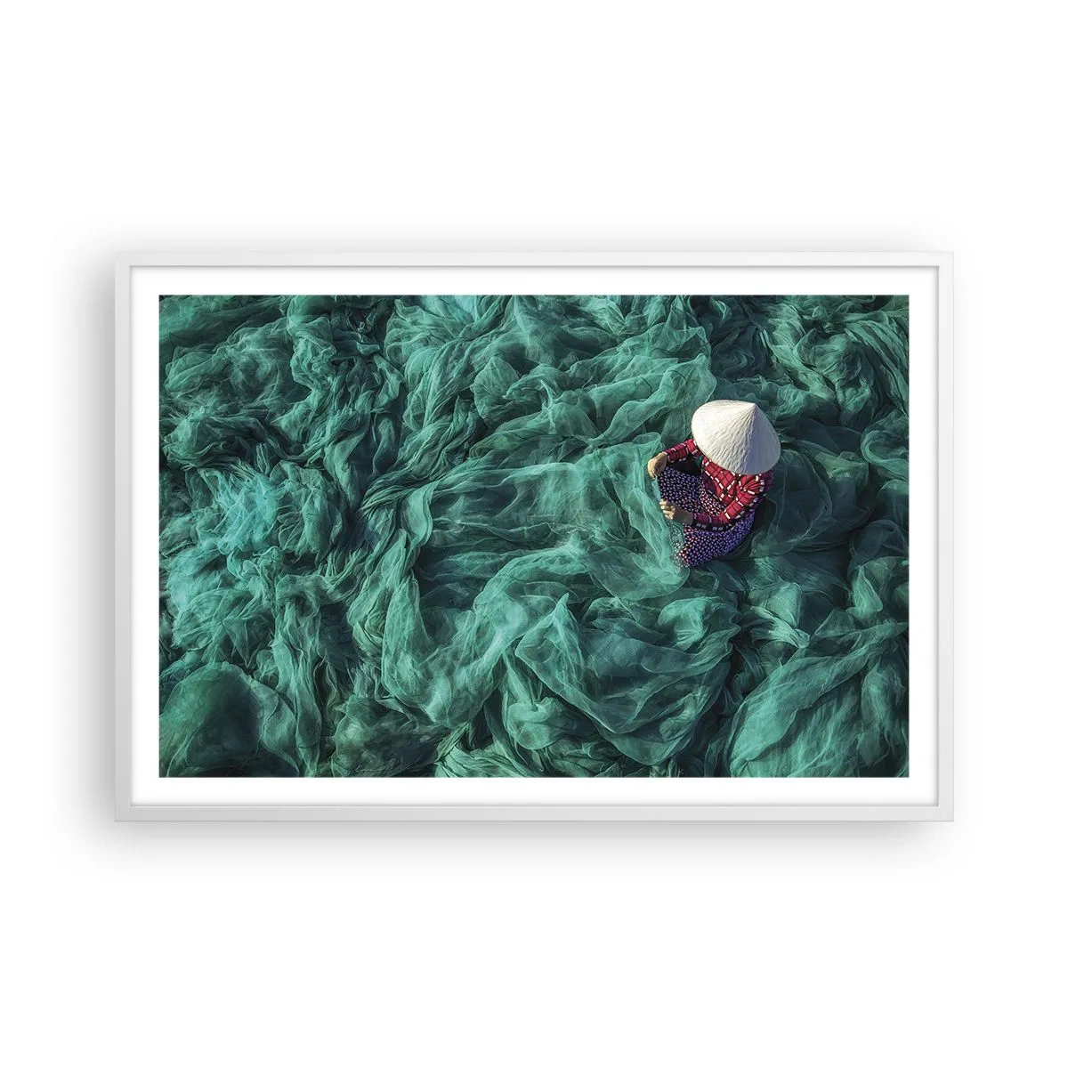 Plakat w białej ramie - W morzu sieci - 91x61 cm