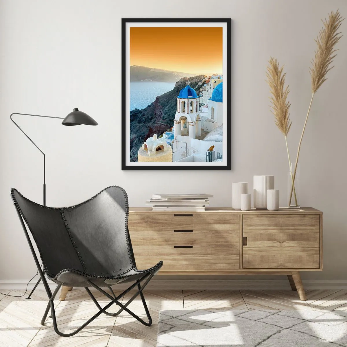 Plakat w czarnej ramie - Santorini z białymi domami i niebieskimi kopułami - 50x70cm - Santorini - przytulone do skał - Nowoczesna dekoracja ścienna do salonu i sypialni ARTTOR