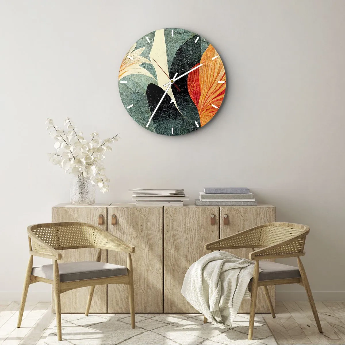 Zegar ścienny - Czerwono-pomarańczowe kwiaty na tle ciemnozielonych liści - 30x30cm - Żar tropików i chłód zieleni - Nowoczesna dekoracja ścienna do salonu, kuchni i sypialni ARTTOR