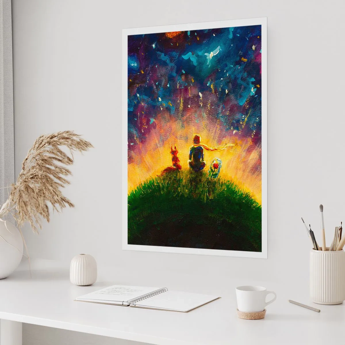 Plakat - Postacie siedzące na wzgórzu pod rozgwieżdżonym niebem - 50x70cm - Miłość i przyjaźń - cały świat - Nowoczesna dekoracja ścienna do salonu, kuchni i sypialni ARTTOR