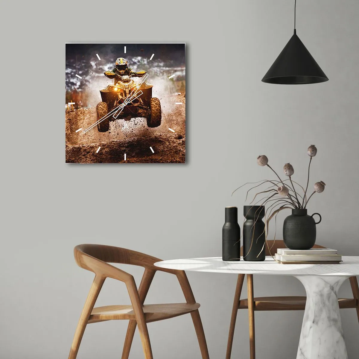 Zegar ścienny - Ekstremalna jazda na quadzie w błotnistym terenie - 30x30cm - No risk no fun - Nowoczesna dekoracja ścienna do salonu i sypialni ARTTOR