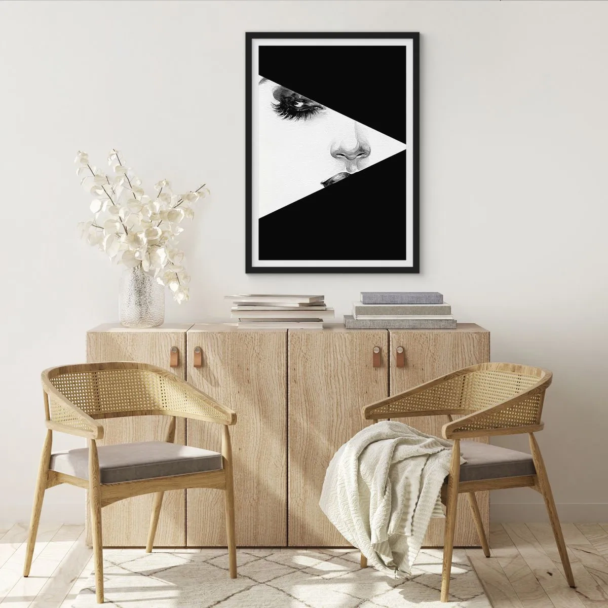 Plakat w czarnej ramie - Minimalistyczny portret kobiety w czerni i bieli z geometrycznym podziałem - 50x70cm - Zawsze nieodkryta - Nowoczesna dekoracja ścienna do salonu i sypialni ARTTOR