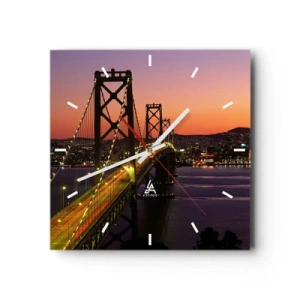 Zegar ścienny - Most podświetlony nocą nad wodą z panoramą miasta - 30x30cm - Wieczór we fiolecie - Nowoczesna dekoracja ścienna do salonu i sypialni ARTTOR