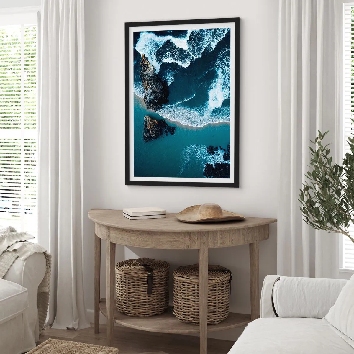 Plakat w czarnej ramie - Otulone falami - 70x100 cm