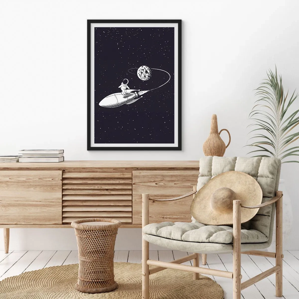 Plakat w czarnej ramie - Astronauta stojący na lecącej rakiecie w przestrzeni kosmicznej - 50x70cm - Kosmiczny surfer - Nowoczesna dekoracja ścienna do salonu i sypialni ARTTOR