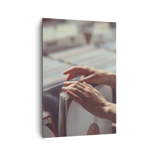 Obraz na płótnie - Ręce przeglądające kolekcję winyli - 70x100cm - W poszukiwaniu wzruszeń - Nowoczesna dekoracja ścienna do salonu i sypialni ARTTOR