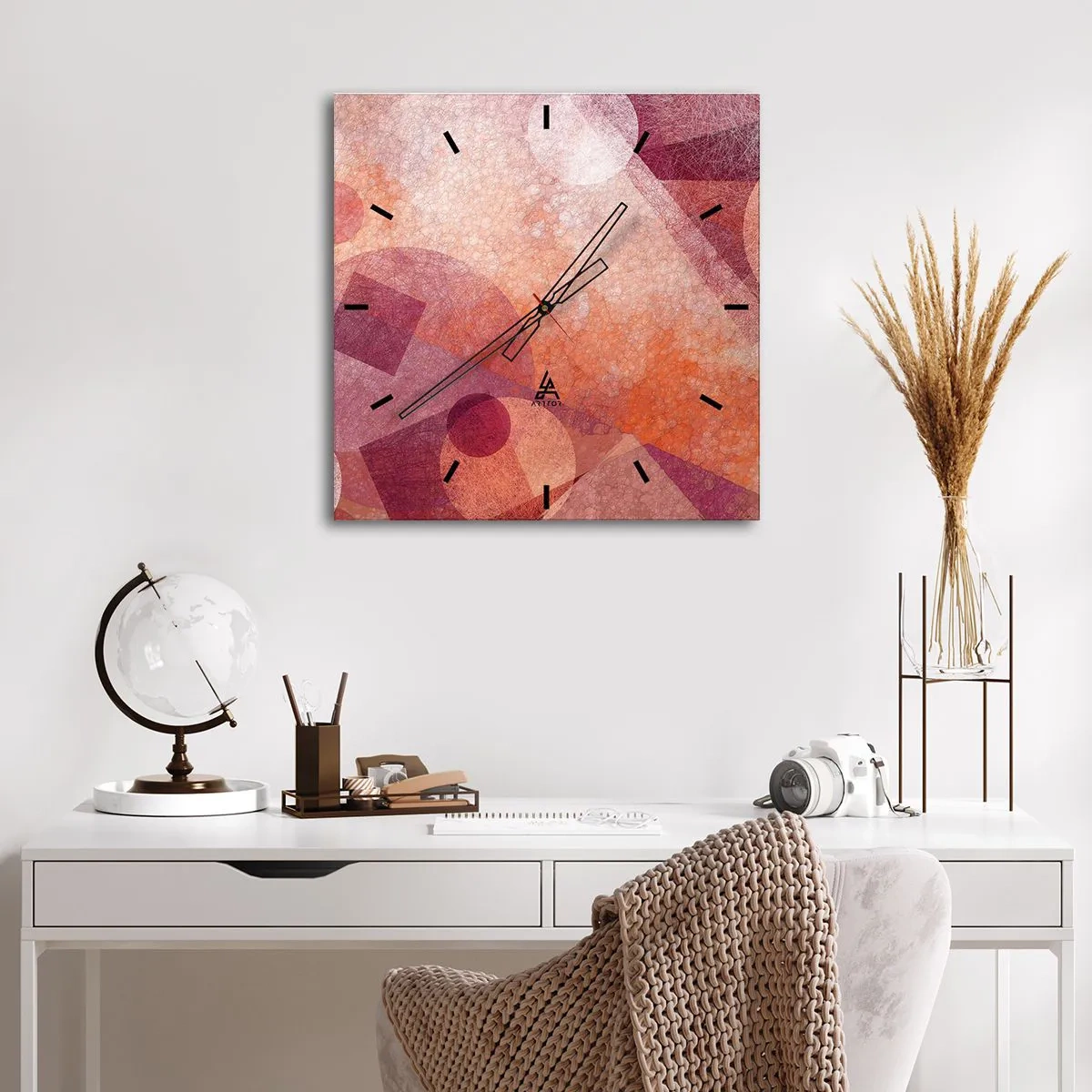 Zegar ścienny - Abstrakcyjne kształty geometryczne w pastelowych odcieniach różu - 30x30cm - Przekształcenia geometryczne w różu - Nowoczesna dekoracja ścienna do salonu i sypialni ARTTOR