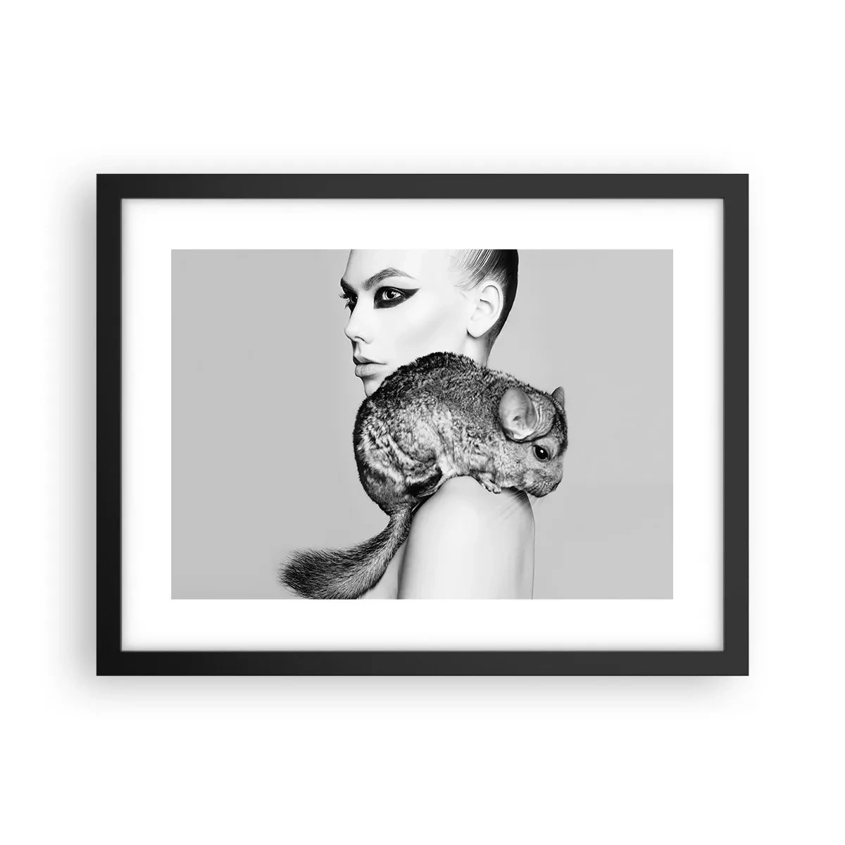 Plakat w czarnej ramie - Dama z szynszylą - 40x30 cm