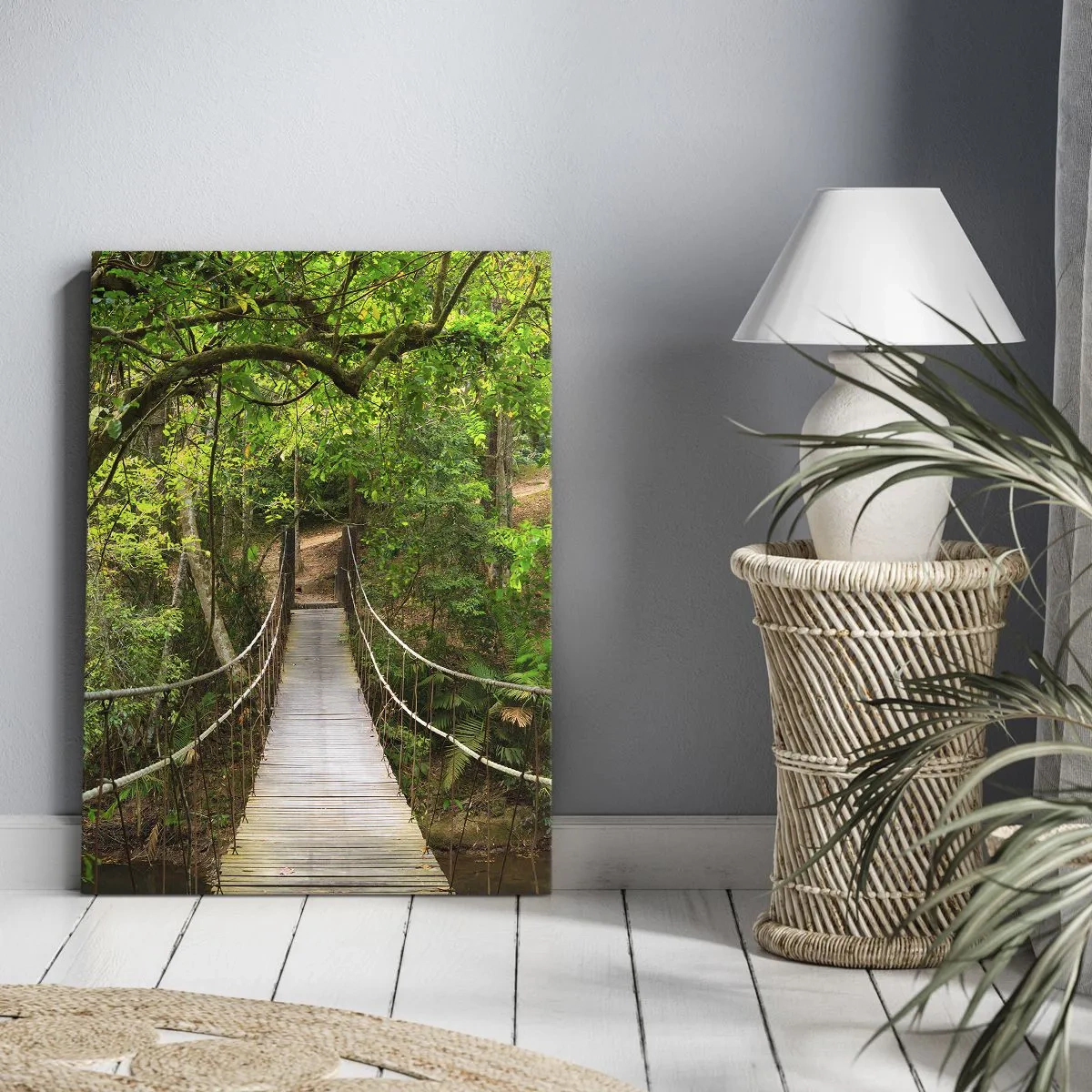 Obraz na płótnie - Wiszący most w tropikalnym lesie - 50x70cm - Bo w ogrodzie rośnie pnącze - Nowoczesna dekoracja ścienna do salonu, kuchni i sypialni ARTTOR