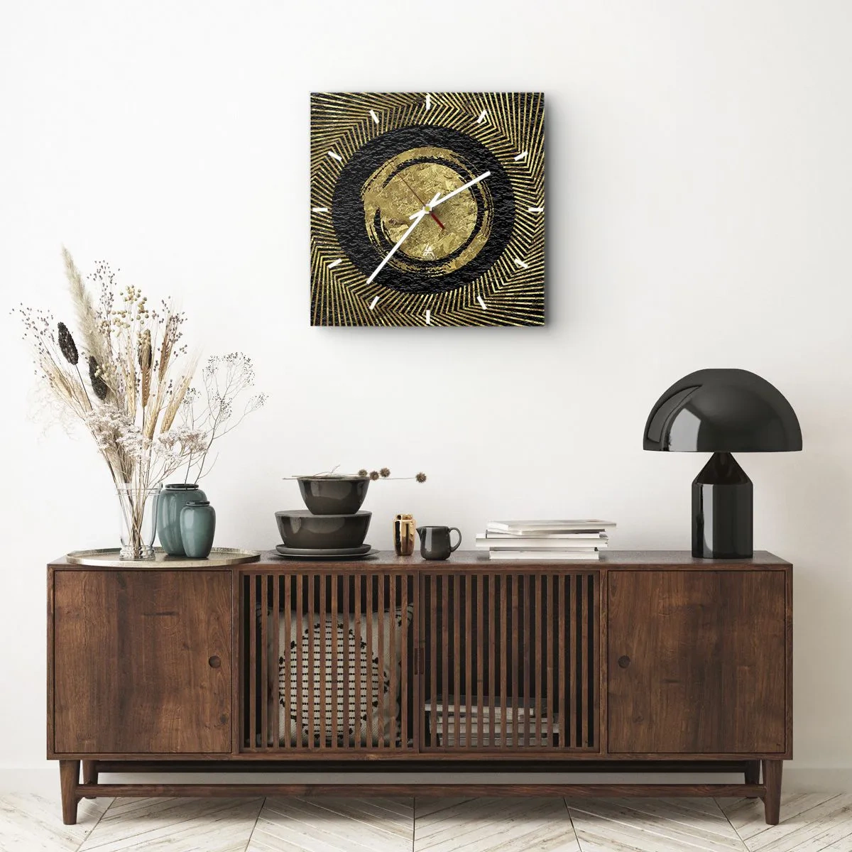 Zegar ścienny - Geometryczna kompozycja w czerni i złocie z promieniami - 30x30cm - Kompozycja glamour - Nowoczesna dekoracja ścienna do salonu i sypialni ARTTOR