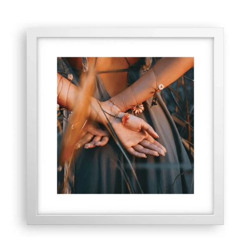 Plakat w białej ramie - Związana z naturą - 30x30 cm