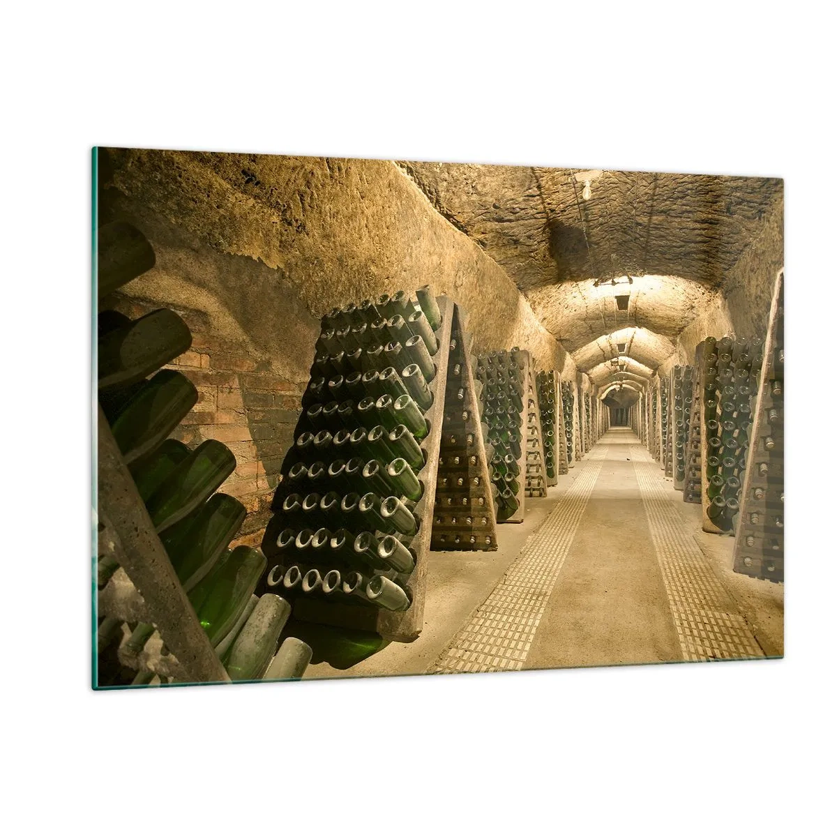 Obraz na szkle - Piwnica z leżakującymi butelkami wina w rzędach - 120x80cm - Narodziny smaku - Nowoczesna dekoracja ścienna do salonu, kuchni i sypialni ARTTOR
