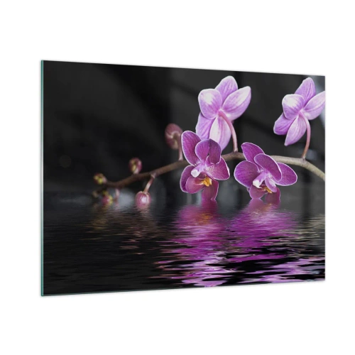 Obraz na szkle - Fioletowe orchidee odbijające się w wodzie - 100x70cm - Liliowe odbicie piękna - Nowoczesna dekoracja ścienna do salonu, kuchni i sypialni ARTTOR