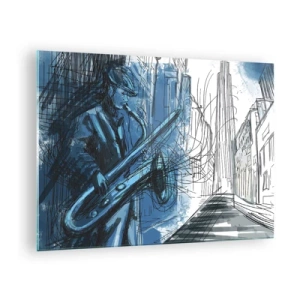 Obraz na szkle - Jazzowy saksofonista w miejskiej scenerii w odcieniach niebieskiego - 70x50cm - Miejska rapsodia - Nowoczesna dekoracja ścienna do salonu i sypialni ARTTOR