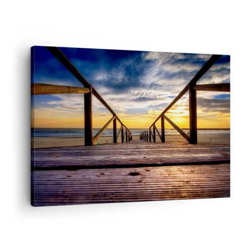 Obraz na płótnie - Drewniany pomost prowadzący na plażę o zachodzie słońca - 70x50cm - Prosto na cichą plażę o zachodzie słońca - Nowoczesna dekoracja ścienna do salonu i sypialni ARTTOR