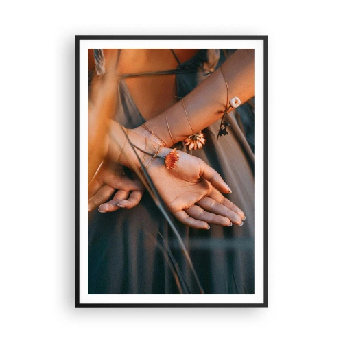 Plakat w czarnej ramie - Związana z naturą - 70x100 cm