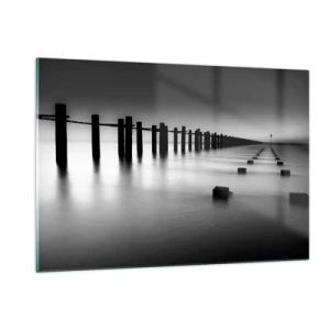 Obraz na szkle - Minimalistyczny pomost na spokojnej wodzie w czerni i bieli - 120x80cm - Szara dal we mgle - Nowoczesna dekoracja ścienna do salonu, kuchni i sypialni ARTTOR
