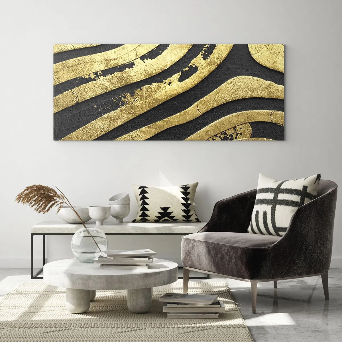 Obraz na szkle - Złote abstrakcyjne fale na czarnym tle - 120x50cm - Wszystko płynie - Nowoczesna dekoracja ścienna do salonu i sypialni ARTTOR
