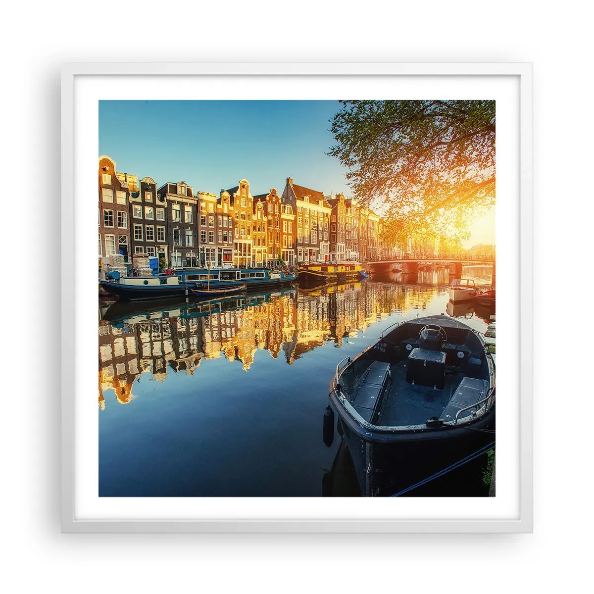 Plakat w białej ramie - Poranek w Amsterdamie - 60x60 cm