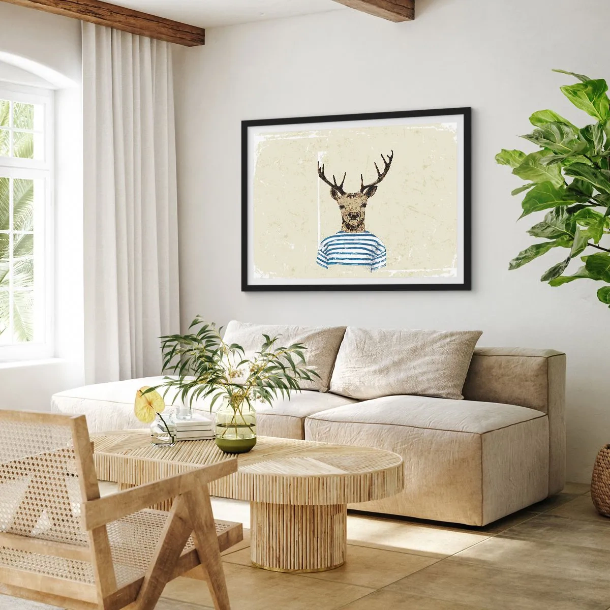 Plakat w czarnej ramie - Jeleń w koszulce w paski na jasnym tle z delikatną teksturą - 70x50cm - Bo lubię koszulki w paski! - Nowoczesna dekoracja ścienna do salonu i sypialni ARTTOR