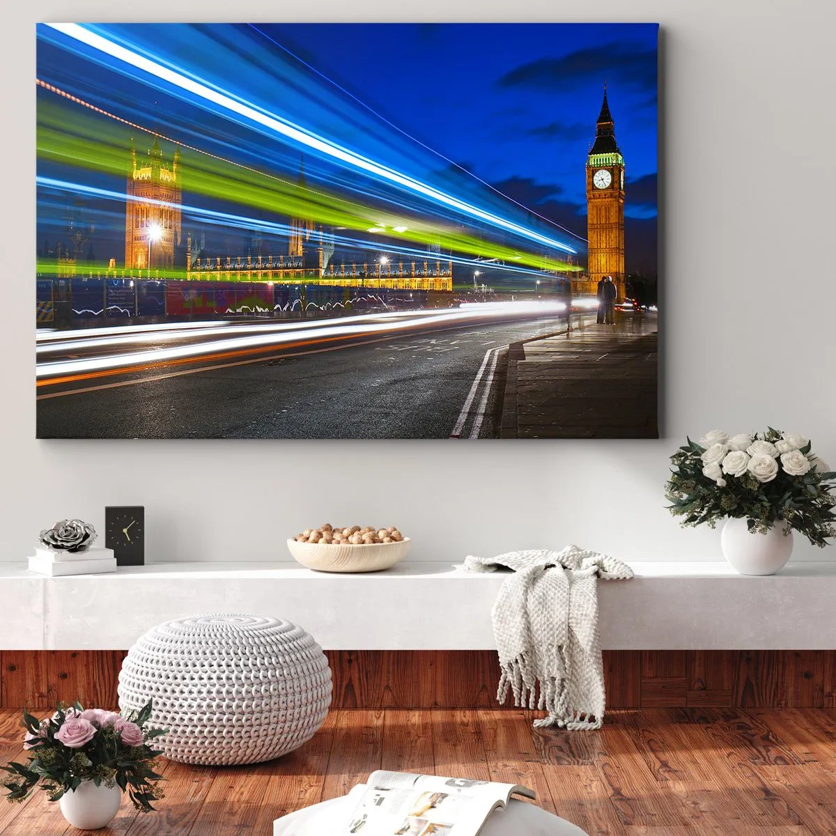 Obraz na płótnie - Big Ben nocą z efektem świateł w ruchu na ulicy - 100x70cm - Pod okiem Big Bena - Nowoczesna dekoracja ścienna do salonu, kuchni i sypialni ARTTOR