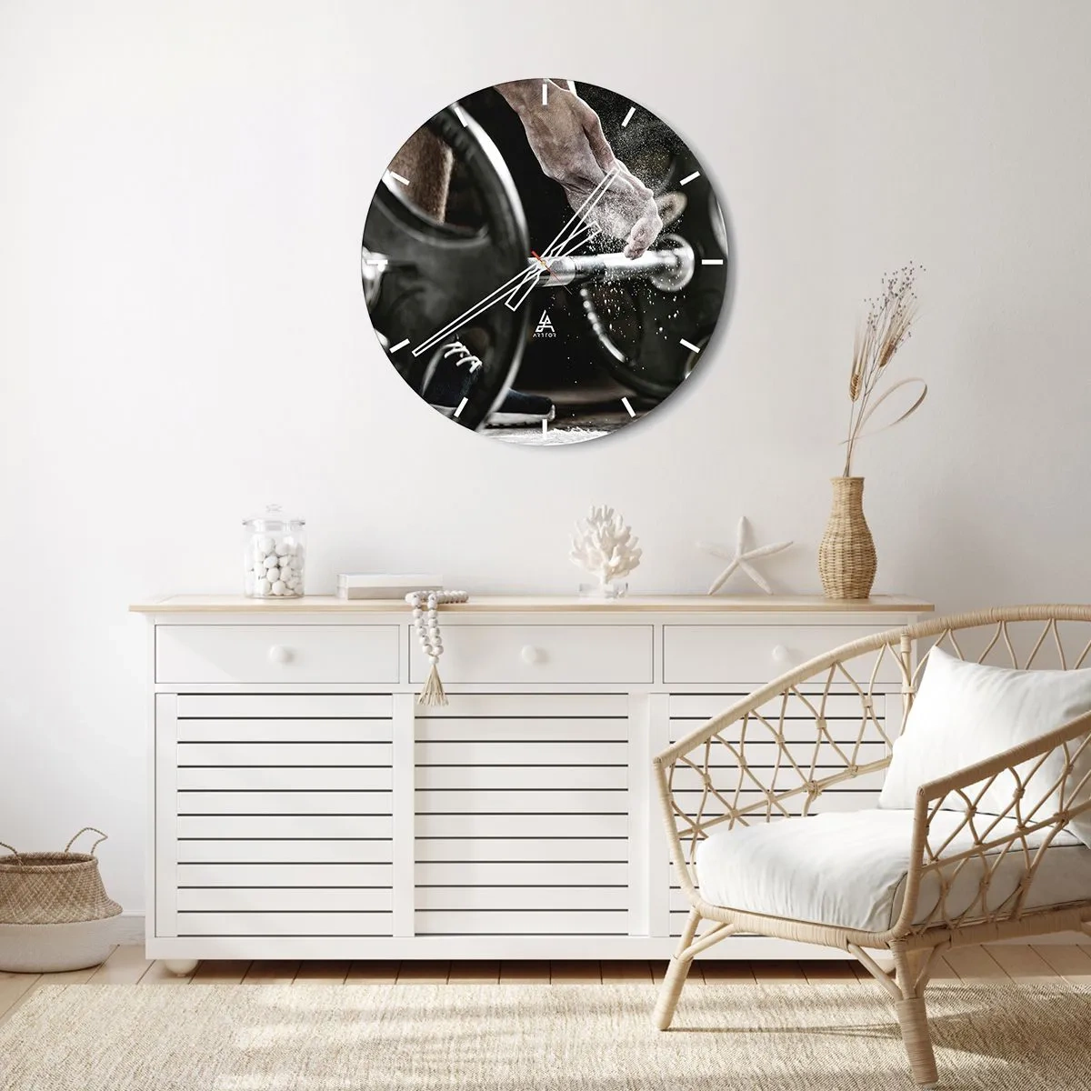 Zegar ścienny - Hantla i dłoń w trakcie treningu - 30x30cm - Wyzwanie podjęte! - Nowoczesna dekoracja ścienna do salonu, kuchni i sypialni ARTTOR