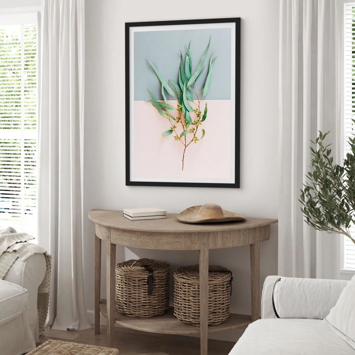 Plakat w czarnej ramie - Gałązka eukaliptusa na pastelowym tle - 50x70cm - Pastelowa subtelność - Nowoczesna dekoracja ścienna do salonu i sypialni ARTTOR