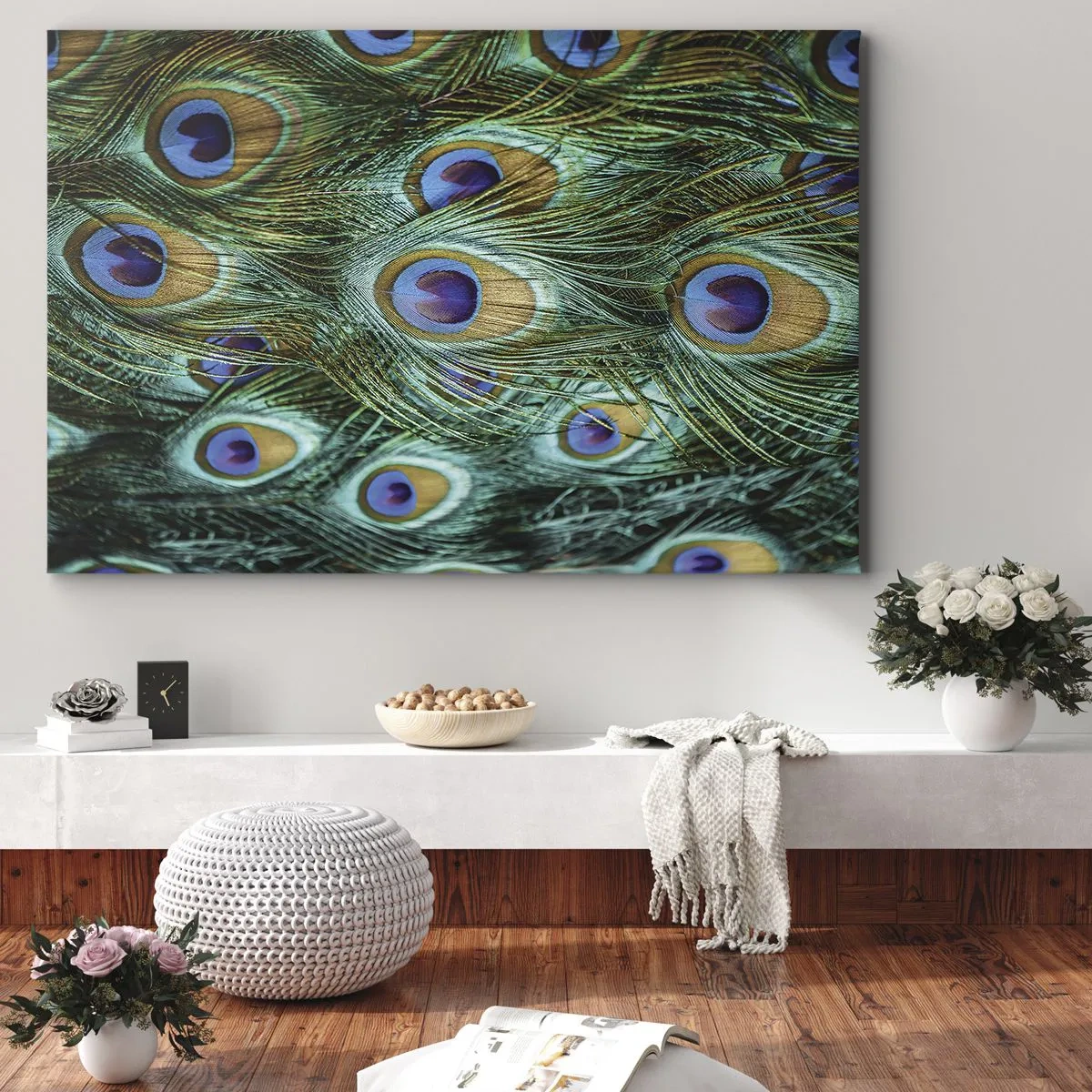 Obraz na płótnie - Detale pawich piór w soczystych kolorach - 70x50cm - Pawiookie spojrzenie - Nowoczesna dekoracja ścienna do salonu i sypialni ARTTOR