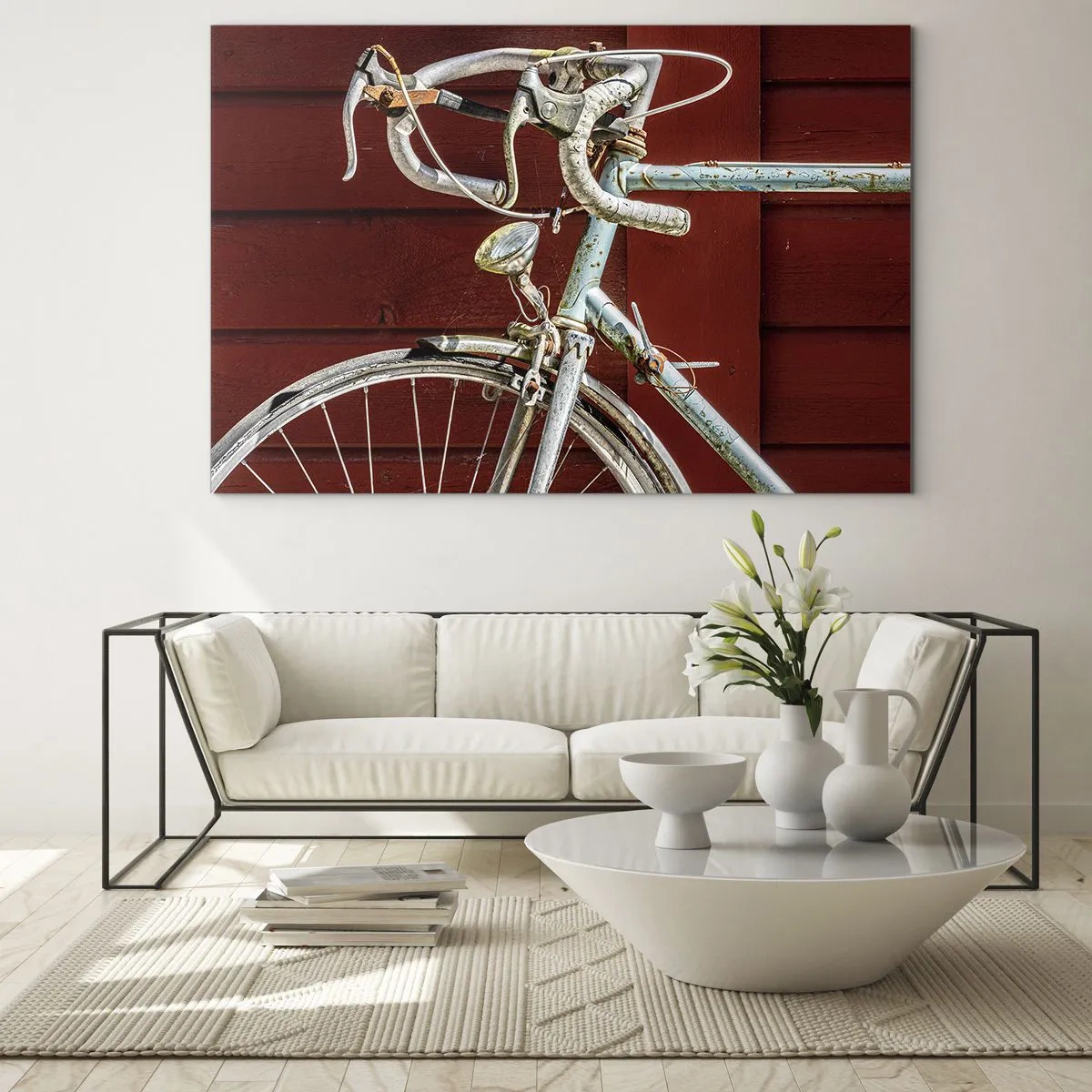 Obraz na szkle - Stary rower szosowy z lat 70. na tle czerwonej drewnianej ściany - 70x50cm - Stworzony do zwycięstw - Nowoczesna dekoracja ścienna do salonu i sypialni ARTTOR