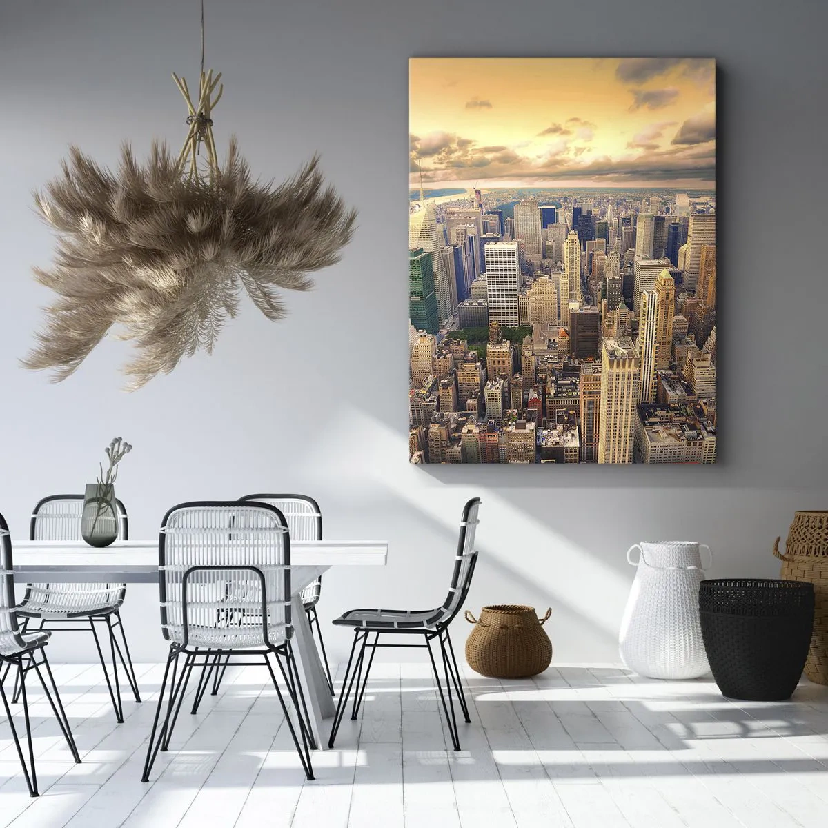 Obraz na płótnie - Panorama miasta z wieżowcami w ciepłym świetle - 50x70cm - Wyzłocone metropolis - Nowoczesna dekoracja ścienna do salonu, kuchni i sypialni ARTTOR