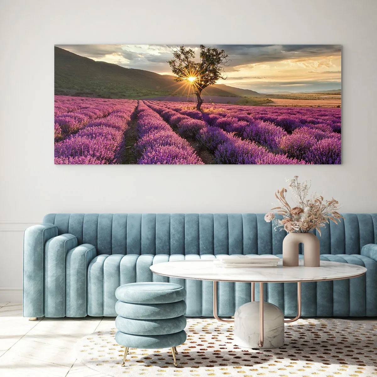 Obraz na szkle - Pole lawendy z samotnym drzewem o zachodzie słońca - 140x50cm - Aromat w kolorze lila - Nowoczesna dekoracja ścienna do salonu i sypialni ARTTOR