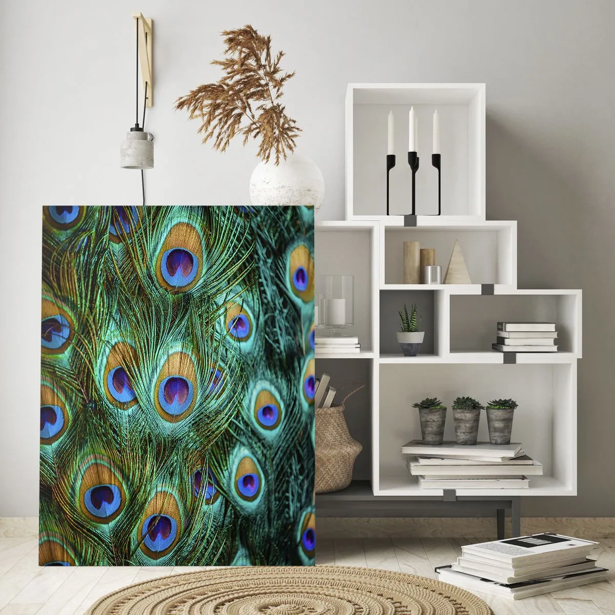 Obraz na szkle - Detal piór pawia z wyraźnymi oczkami - 50x70cm - Pawiookie spojrzenie - Nowoczesna dekoracja ścienna do salonu, kuchni i sypialni ARTTOR