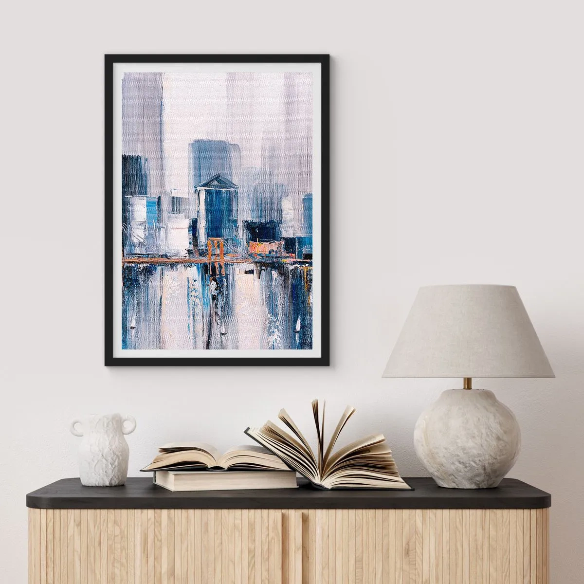 Plakat w czarnej ramie - Abstrakcyjna panorama miasta w odcieniach niebieskiego i bieli - 50x70cm - Nowojorska impresja - Nowoczesna dekoracja ścienna do salonu i sypialni ARTTOR