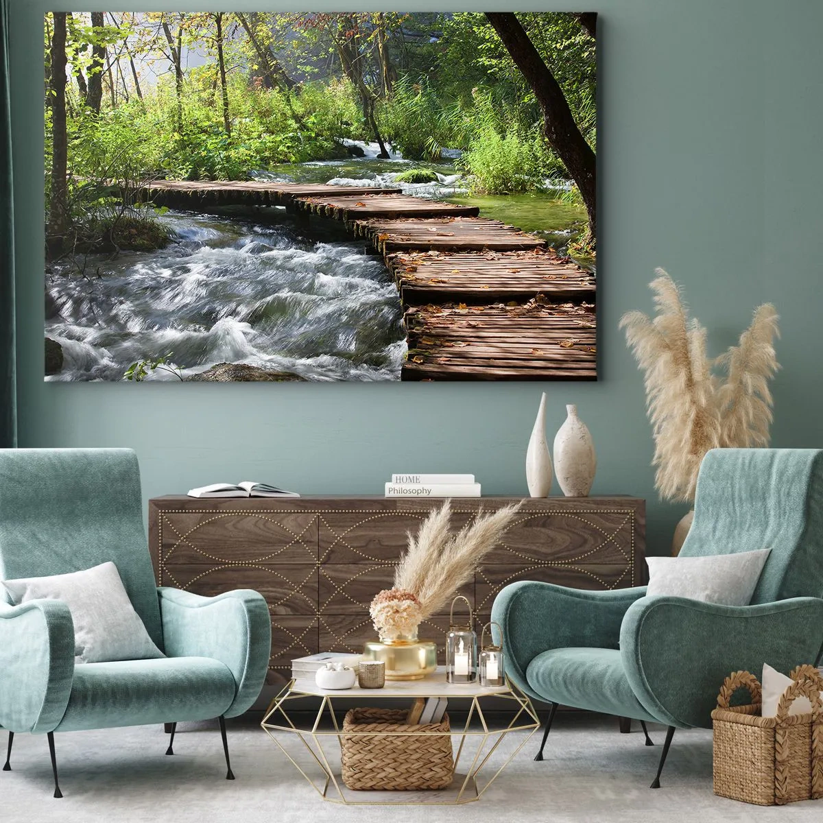 Obraz na płótnie - Drewniany pomost nad rwącym strumieniem otoczony zielenią lasu. - 70x50cm - Nad pienistą kaskadą - Nowoczesna dekoracja ścienna do salonu i sypialni ARTTOR