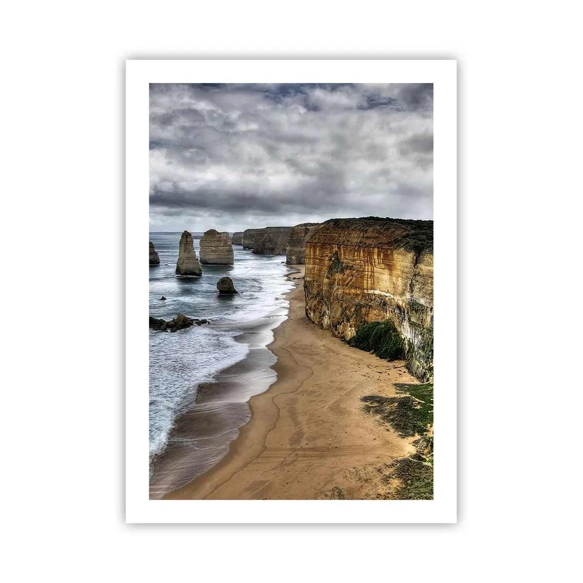 Plakat - Malownicze wybrzeże z formacjami skalnymi - 50x70cm - Surowe piękno - Nowoczesna dekoracja ścienna do salonu, kuchni i sypialni ARTTOR