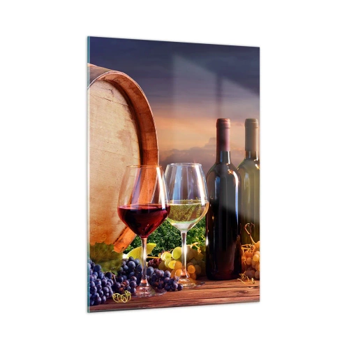 Obraz na szkle - Winorośl, beczka i kieliszki na tle zachodzącego słońca - 50x70cm - Tu życie ma smak - Nowoczesna dekoracja ścienna do salonu, kuchni i sypialni ARTTOR